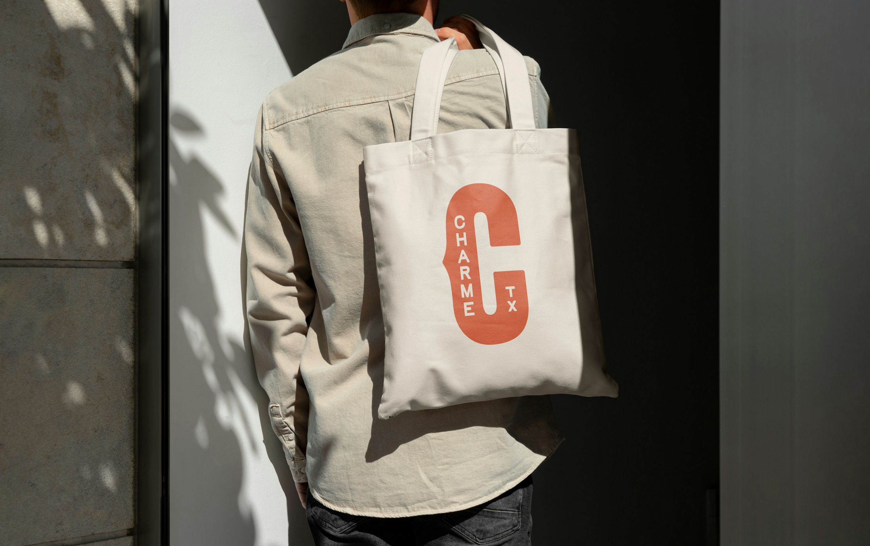 Charme on eagle tote case study